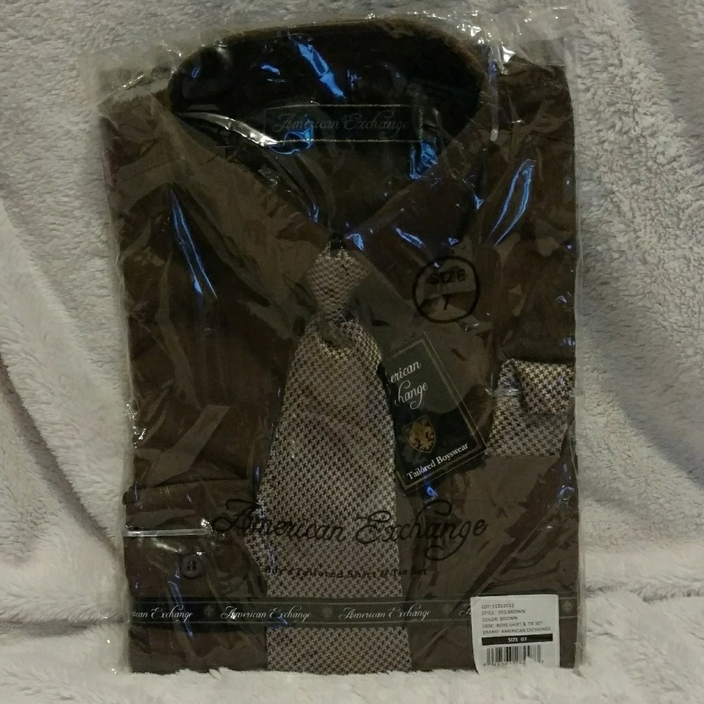 🆕NWT 🔖 Tailored Boy's Shirt and Tie 👕👔